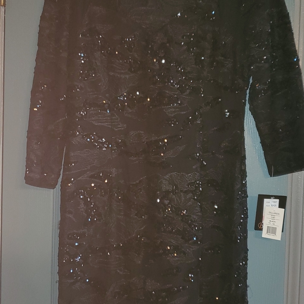 Dress - Picture 2 of 6